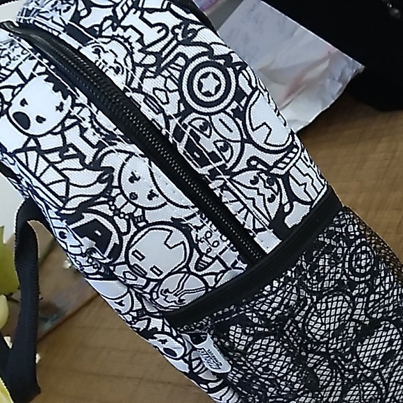 YOOBI X MARVEL LUNCH PAIL NEW!!! AWESOME! - Picture 2 of 6